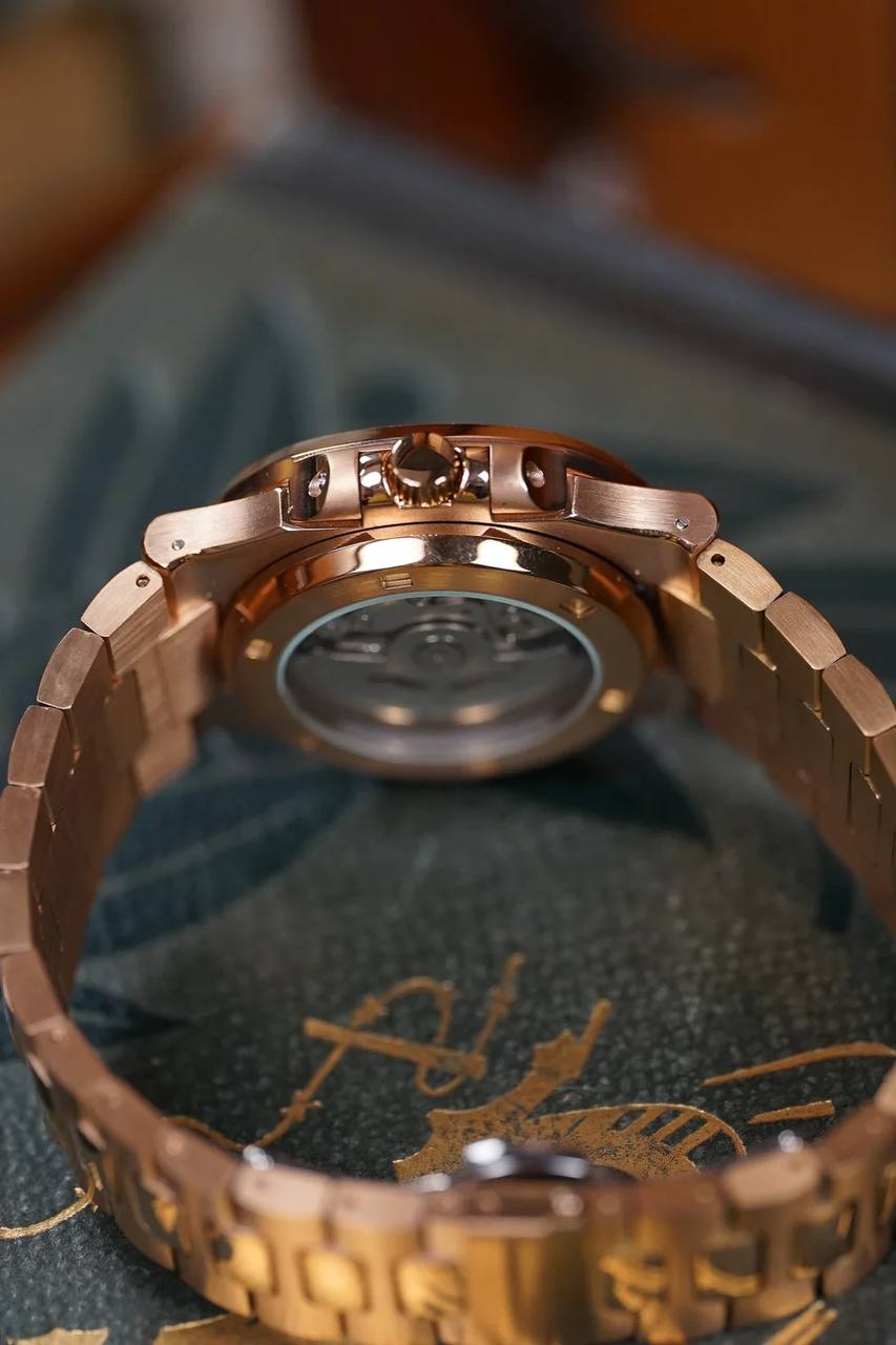 NAUTILUS CHOCOLATE ROSE GOLD OPEN HEART MOD